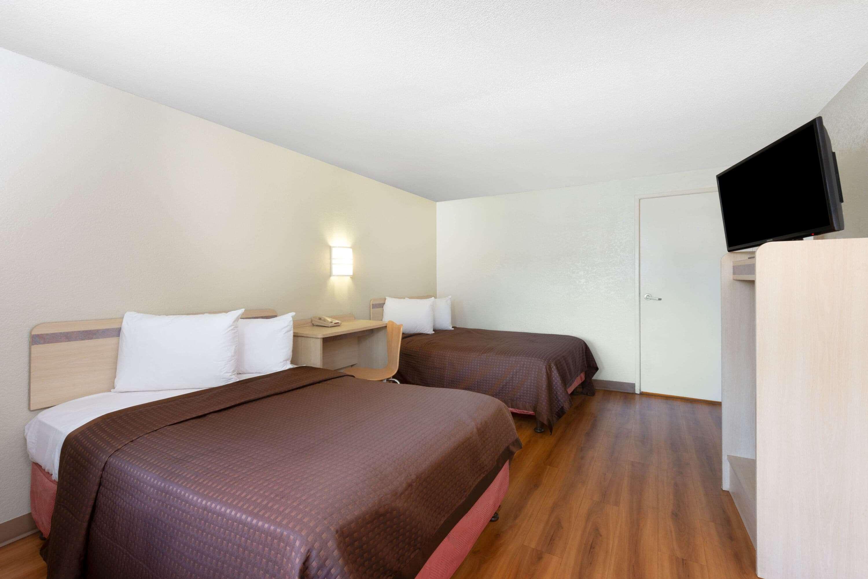 Travelodge By Wyndham Essington / Philadelphia Airport Экстерьер фото