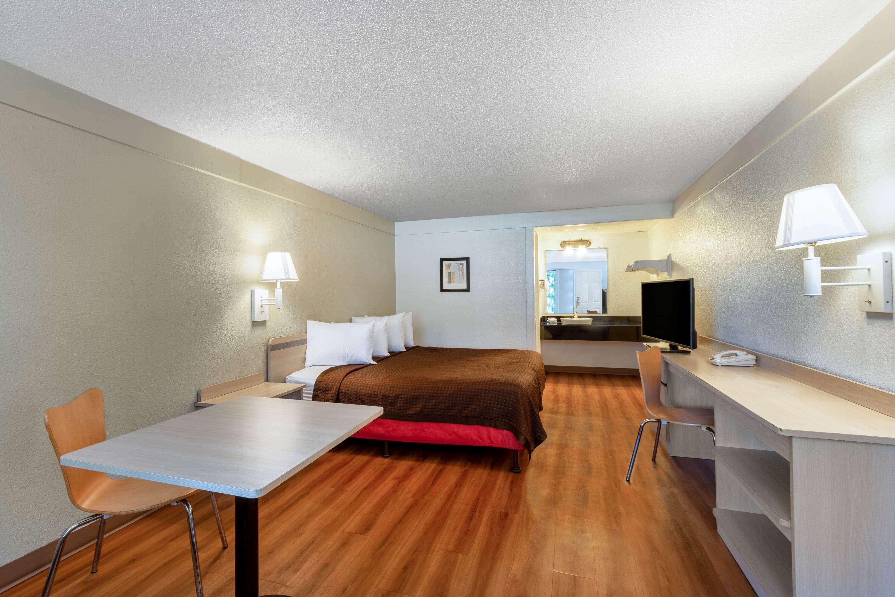Travelodge By Wyndham Essington / Philadelphia Airport Экстерьер фото