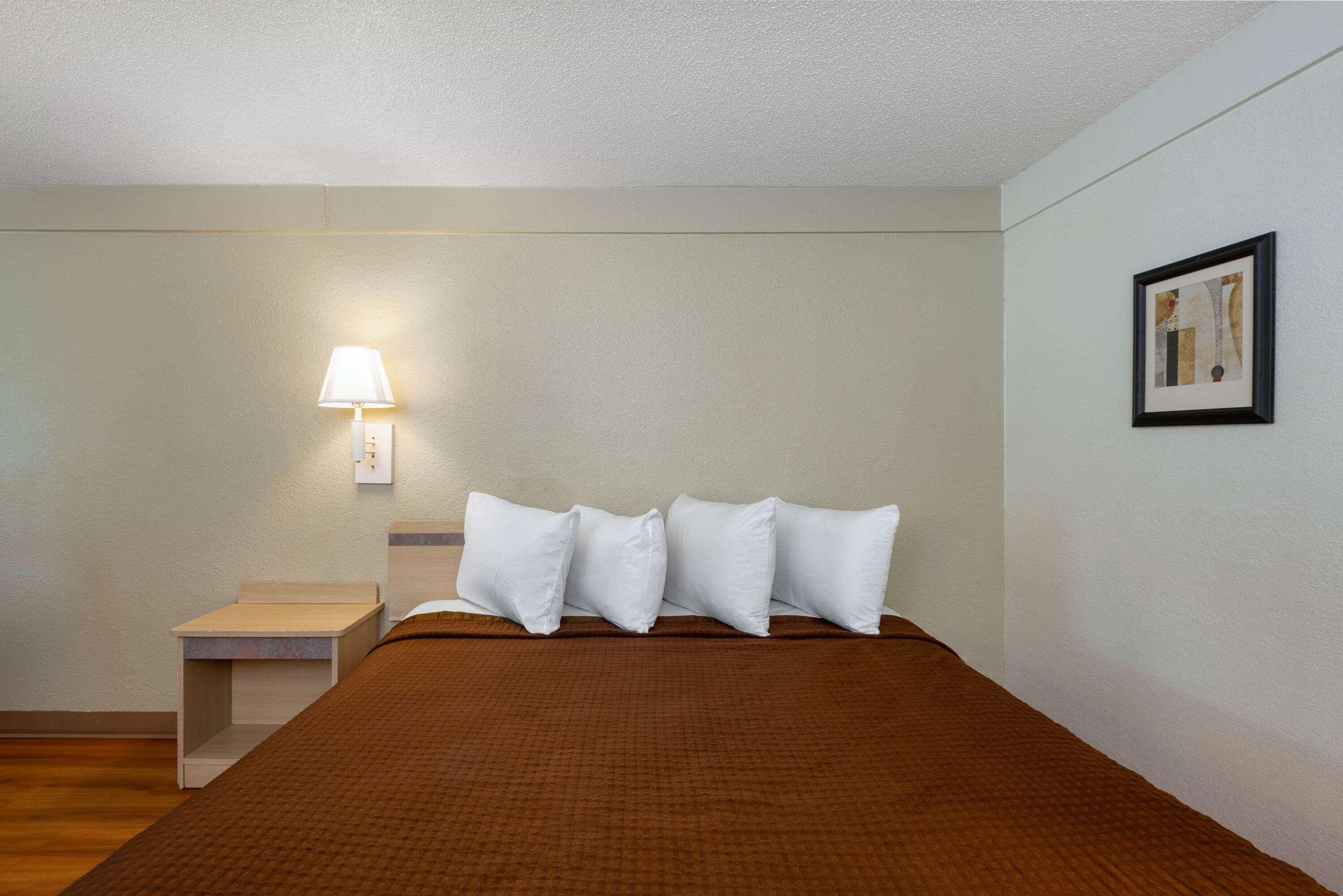 Travelodge By Wyndham Essington / Philadelphia Airport Экстерьер фото