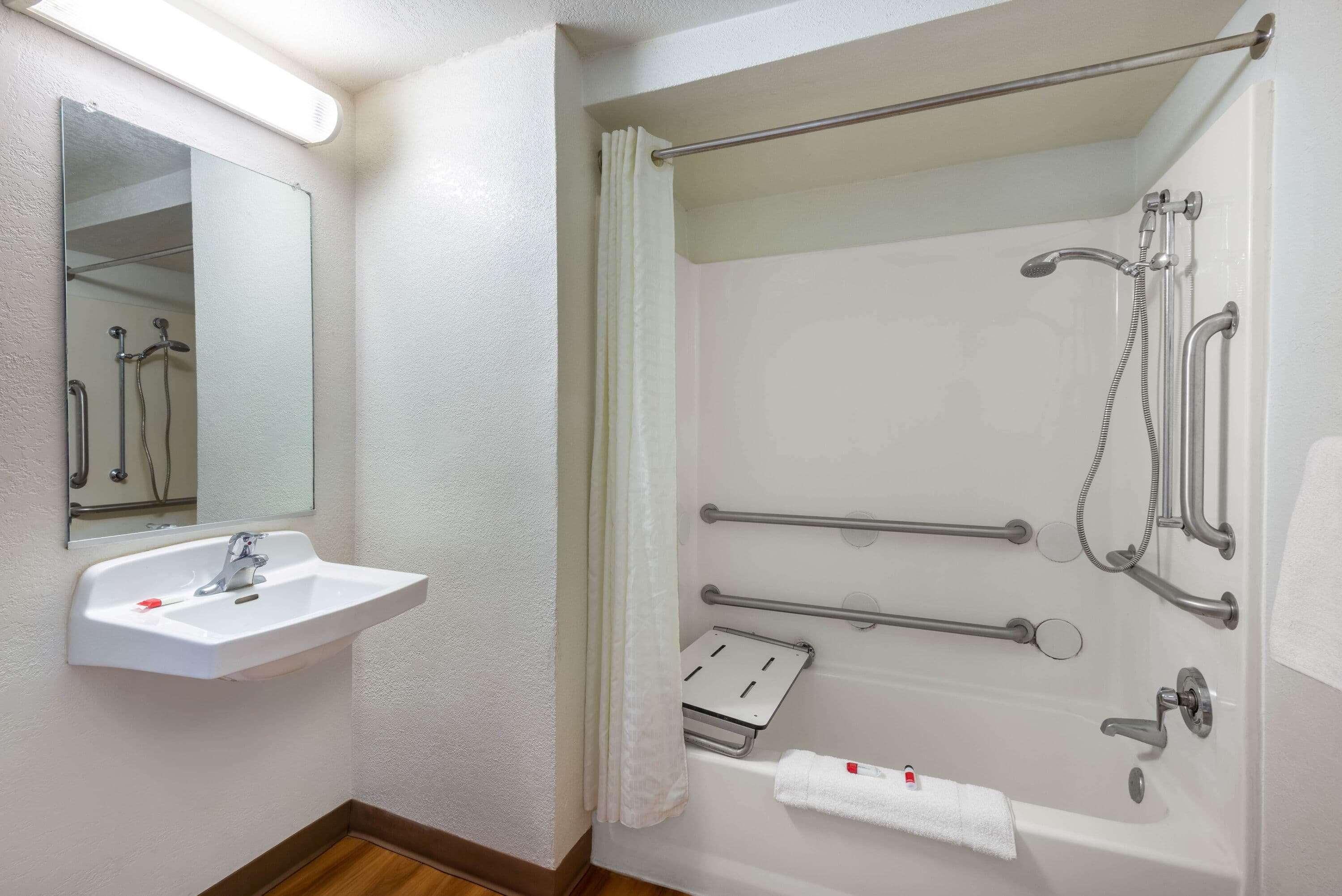 Travelodge By Wyndham Essington / Philadelphia Airport Экстерьер фото