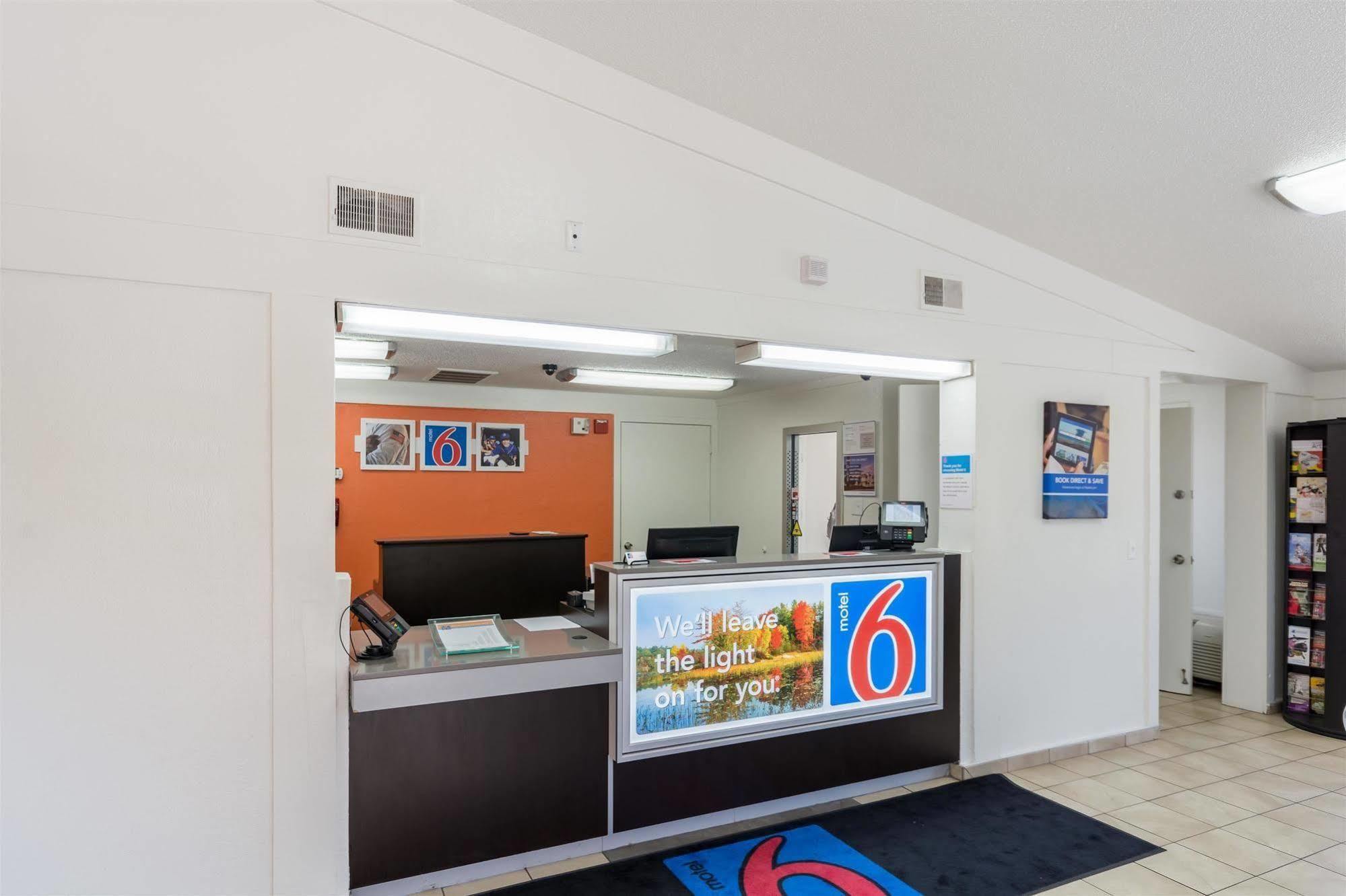 Travelodge By Wyndham Essington / Philadelphia Airport Экстерьер фото